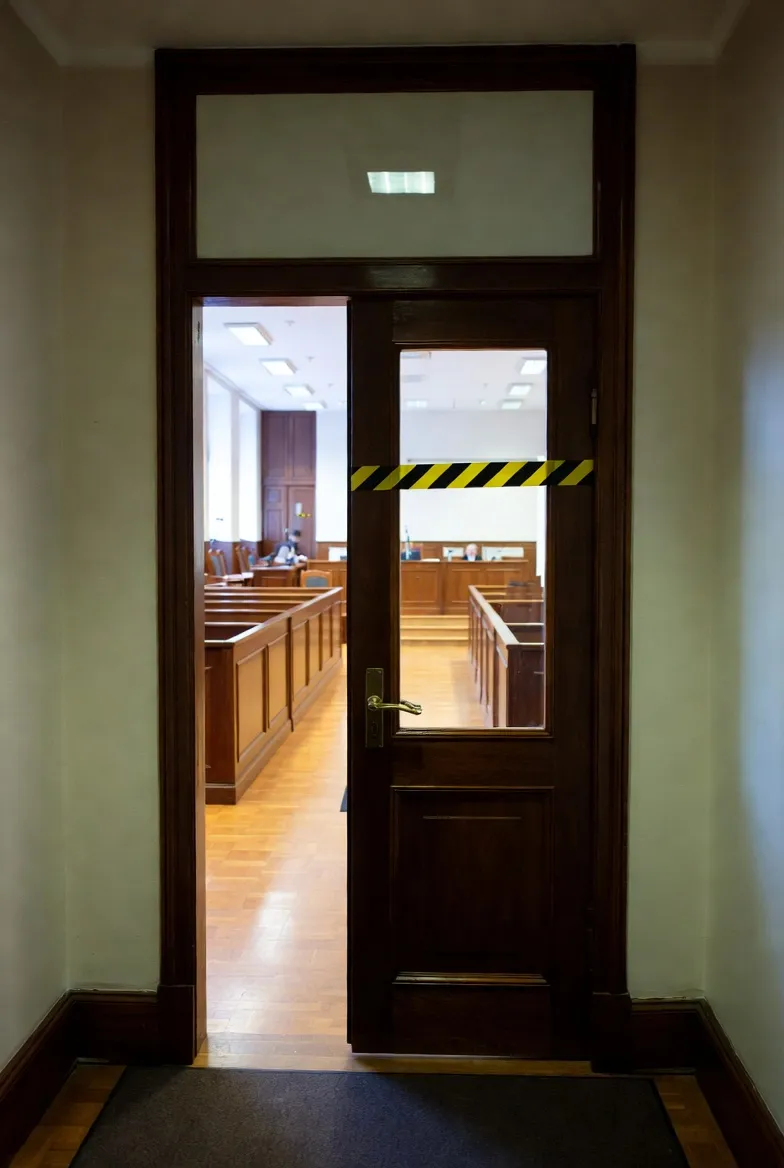 Salle d'audience du Tribunal judiciaire de Paris — expulsion locataire